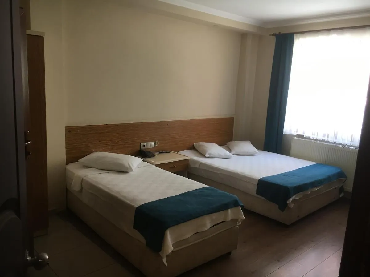 Oezguer Hotel Трабзон