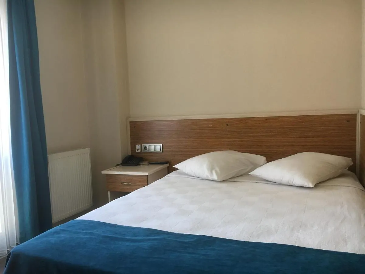 Oezguer Hotel Трабзон 2*,  Турция