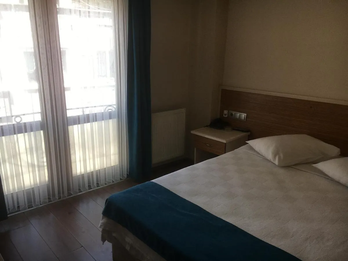 Oezguer Hotel Трабзон 2*,  Турция