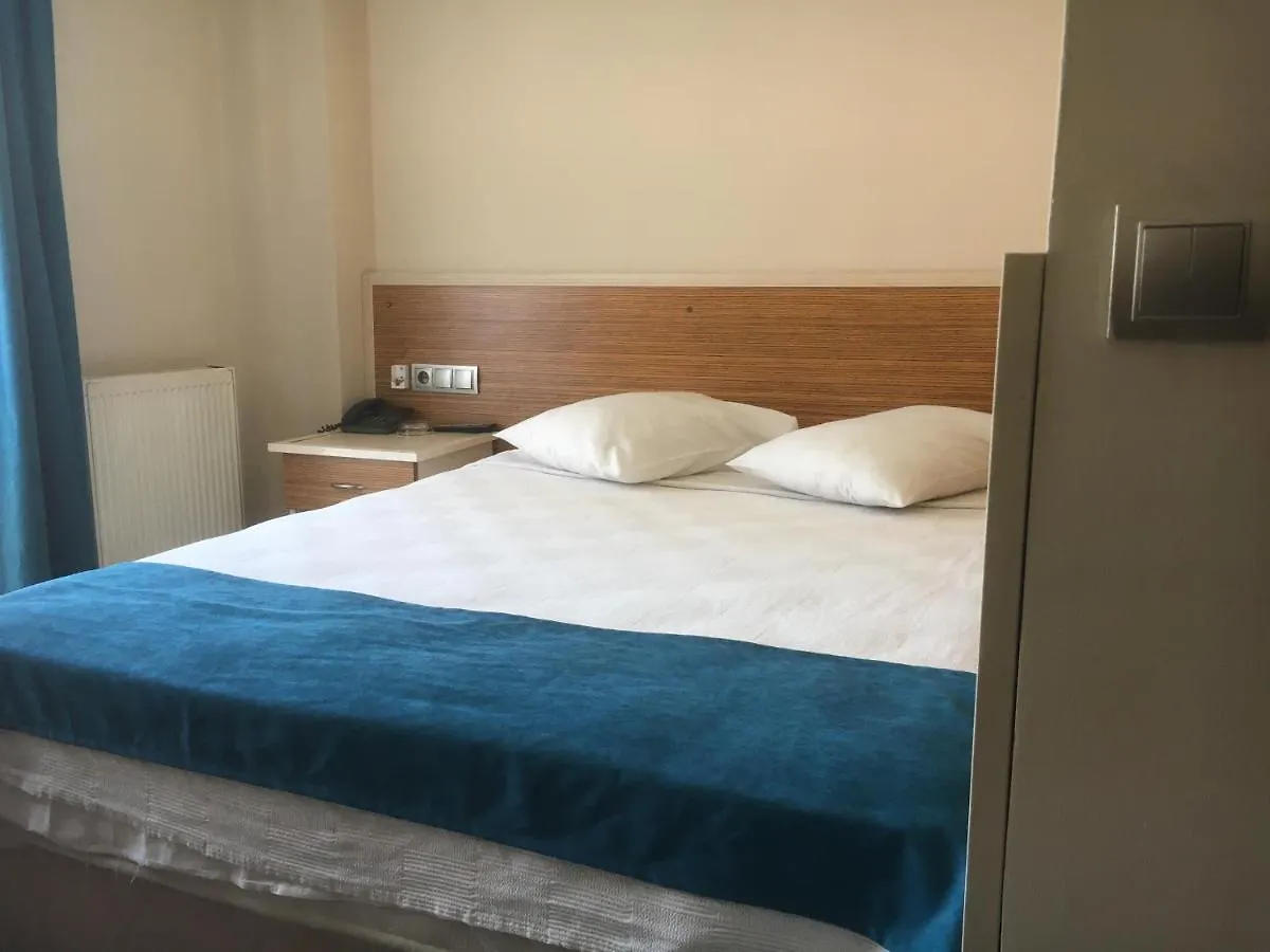 Oezguer Hotel Трабзон Турция